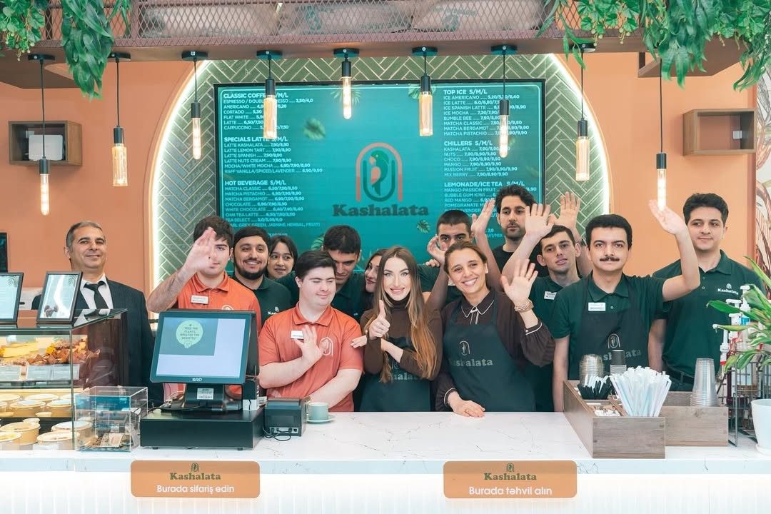 Alena Əliyeva onlarla kofe hazırladı - FOTOLAR